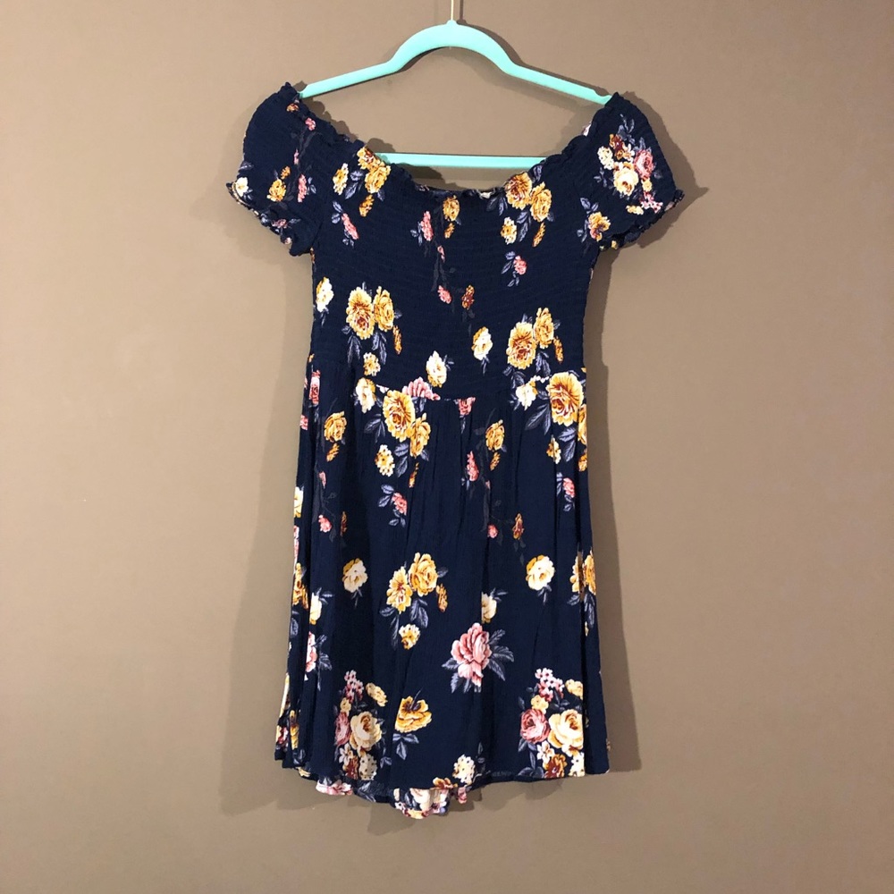 Timing off the shoulder dress size L